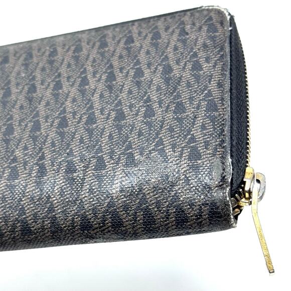 YSL Logo Zipper Wallet - Picture 15 of 16